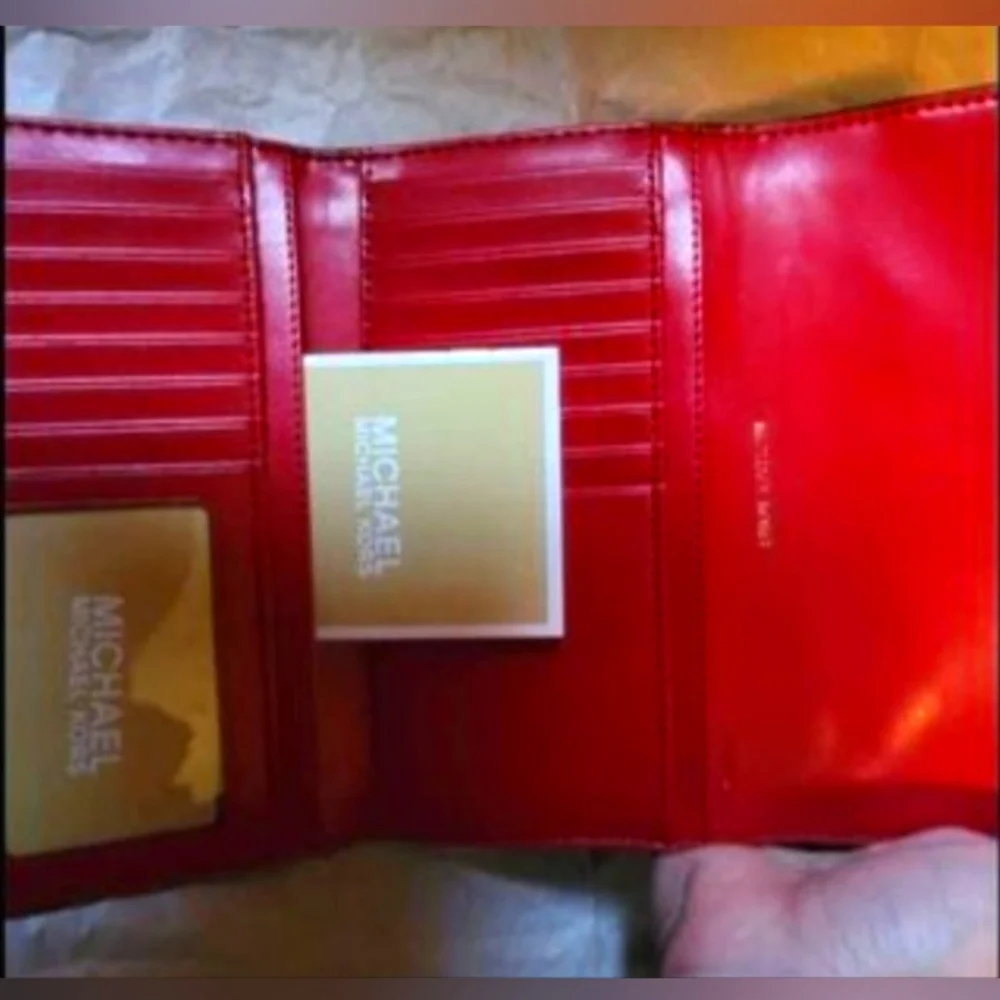 SALE! MICHAEL KORS NEW WITH TAGS, RED AND BROWN WALLET! Firm sales price. - Picture 4 of 8
